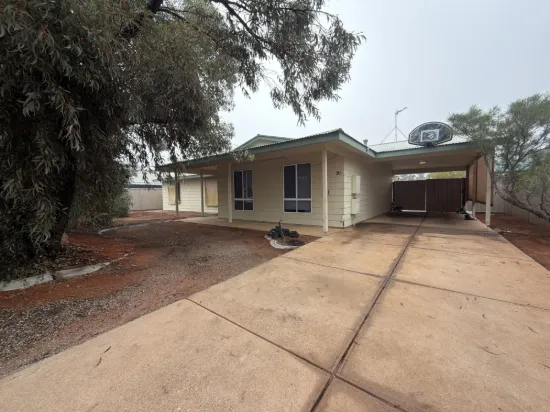 30 Wilaroo Street, Roxby Downs, SA 5725