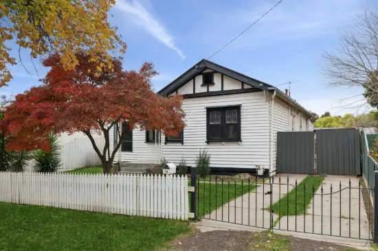30 Wilson Street, Long Gully, Vic 3550