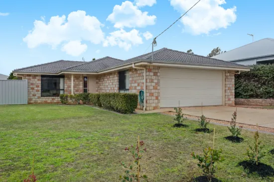 300 Ramsay Street, Middle Ridge, Qld 4350