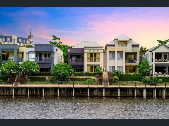 3004 The Boulevard, Carrara, Qld 4211