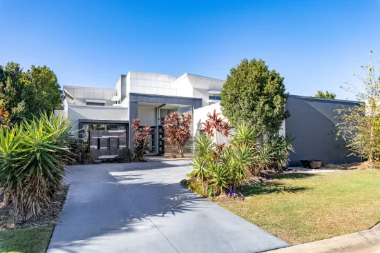 3021 The Boulevard, Benowa, Qld 4217