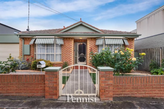 30A Deakin Street, Essendon, Vic 3040 - For Rent