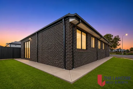 31 Burrawang Loop, Mickleham, Vic 3064-Image