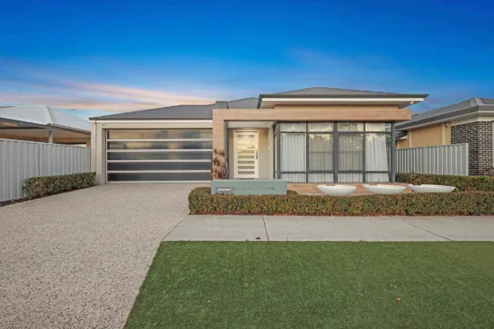 31 Calella Loop, Piara Waters, WA 6112