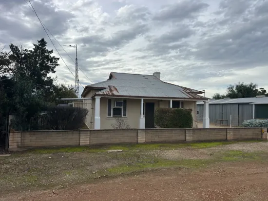 31 Hill St E, Peterborough, SA 5422