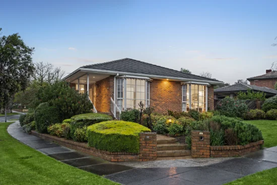 31 Howell Drive, Berwick, Vic 3806 - For Sale