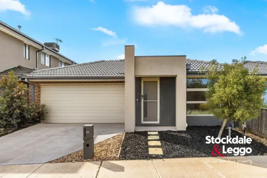 31 Kohli Crescent, Rockbank, Vic 3335