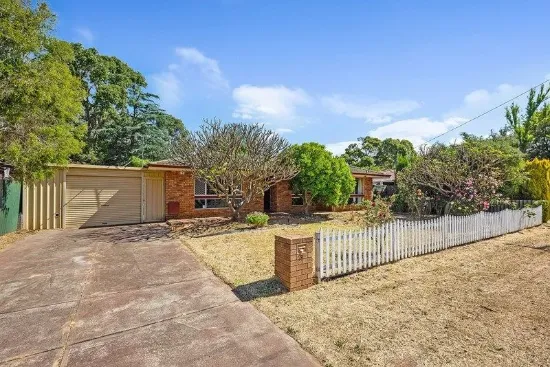 31 Kootingal Rd, Armadale, WA 6112