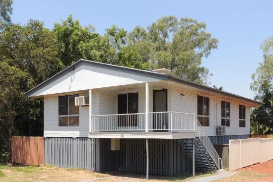31 Leslie Drive, Moranbah, Qld 4744 - For Rent