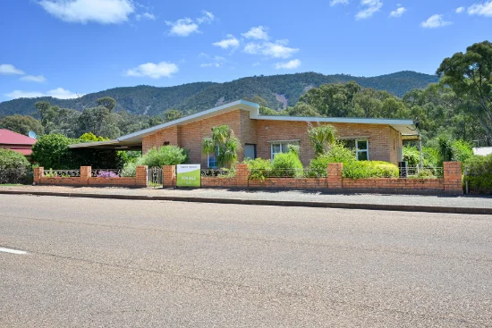 31 Stuart Street, Melrose, SA 5483