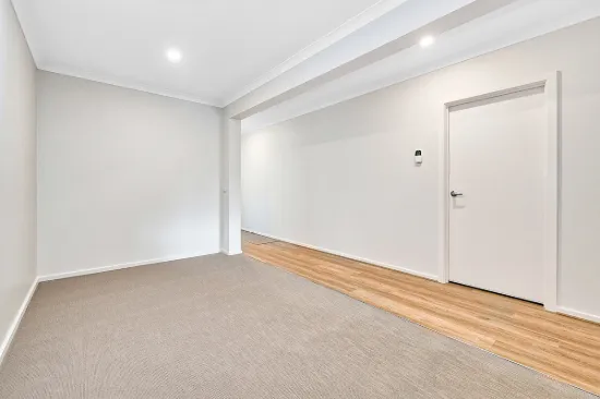 31 Trojan Cres, Clyde North, Vic 3978