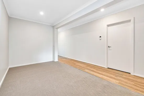 31 Trojan Crescent, Clyde North VIC 3978-Image