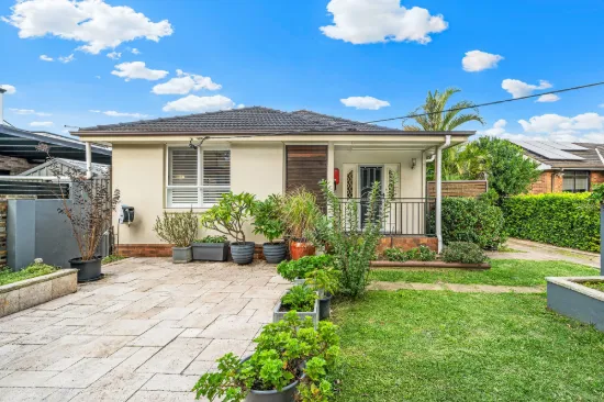 31 Warburton Street, Chifley, NSW 2036