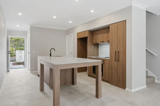 32/10 Astral Ct, Flinders View, Qld 4305