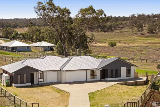 32 Aquila Drive, Meringandan West, Qld 4352