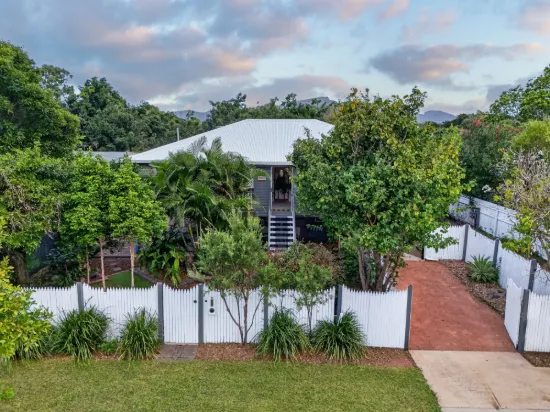 32 Bayswater Terrace, Hyde Park, Qld 4812