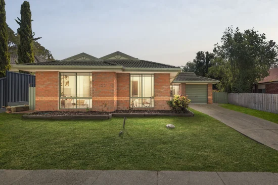 32 Bellbird Drive, Whittlesea, Vic 3757