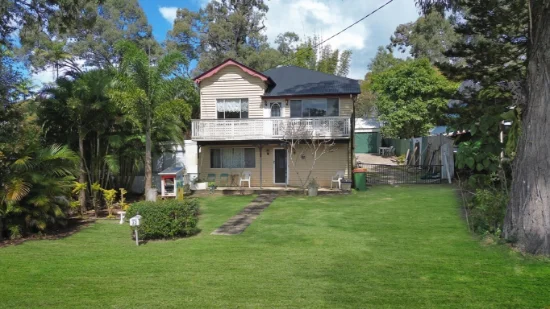 32 Blue Bay Crescent, Macleay Island, Qld 4184 - For Sale