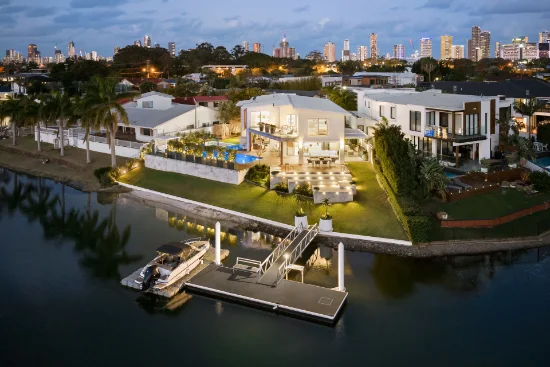 32 Bombala Street, Broadbeach Waters, Qld 4218