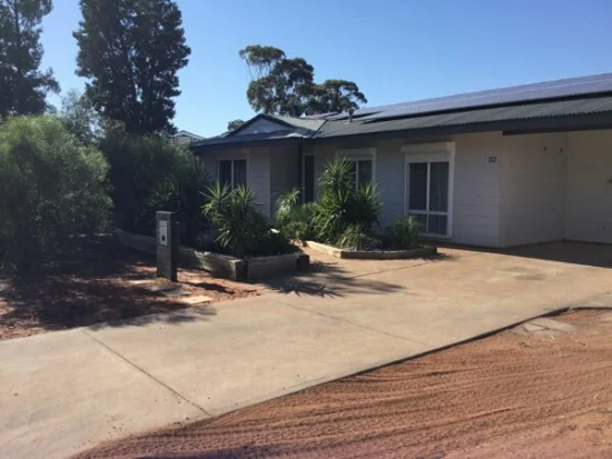32 Bopeechee St, Roxby Downs, SA 5725