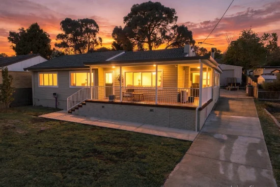 32 Chestnut Avenue, Armidale, NSW 2350 - For Sale