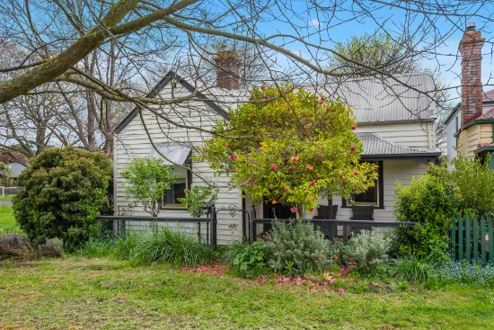 32 Dundas Street, Lancefield, Vic 3435