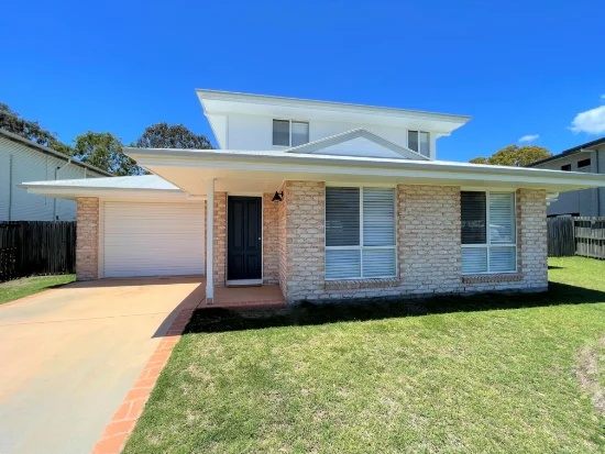 32 Foreshore Drive, Urangan, Qld 4655