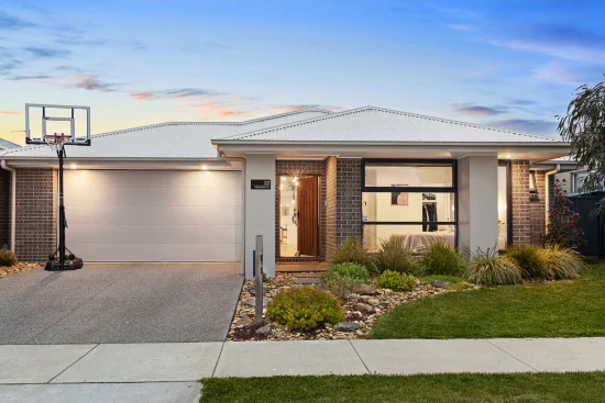 32 Grainger Parade, Lucas, Vic 3350 - For Sale