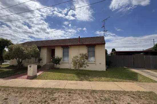 32 Hampshire Crescent, Shepparton, Vic 3630
