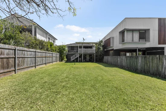 32 Harris Street, Hawthorne, Qld 4171 - For Sale