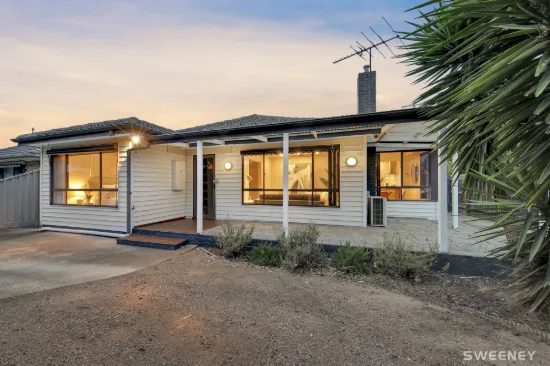 32 Hatherley Grove, Altona North, Vic 3025