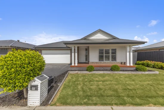 32 Heytesbury Drive, Officer South, Vic 3809