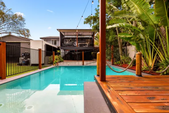 32 Hill Parade, Clontarf, Qld 4019
