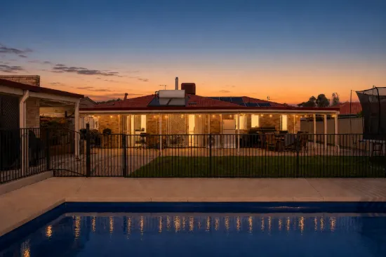 32 Holcombe Road, Warnbro, WA 6169