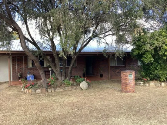 32 HUNTER STREET, Gatton, Qld 4343 - For Rent