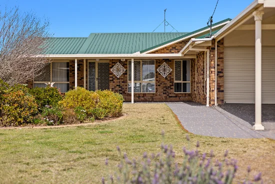 32 Joseph Street, Oakey, Qld 4401