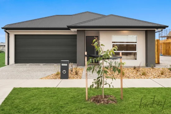 32 Lennox Street, Donnybrook, Vic 3064