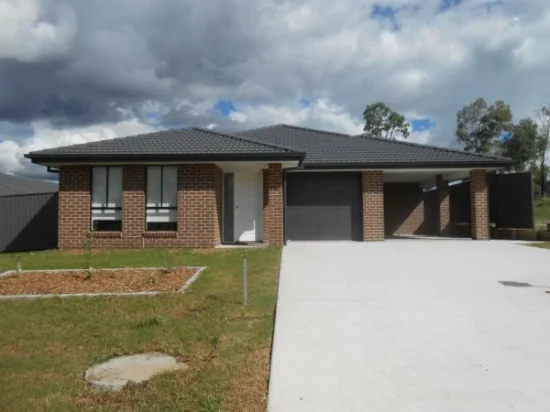 32 Leonora Crescent, Kootingal, NSW 2352