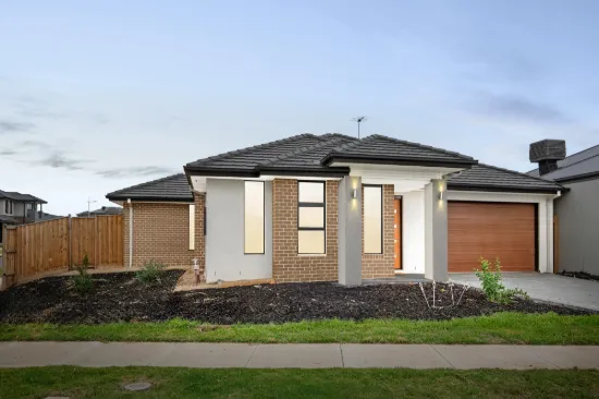 32 Maggie Crescent, Mambourin, Vic 3024