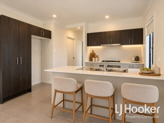 32 Oberon Crescent, Yarrabilba, Qld 4207 - For Rent