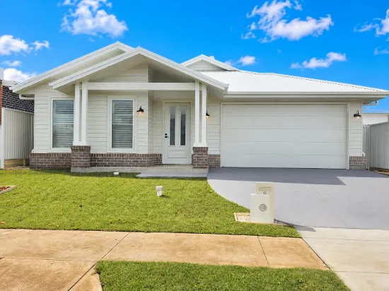 32 Octagonal Dr, Menangle Park, NSW 2563