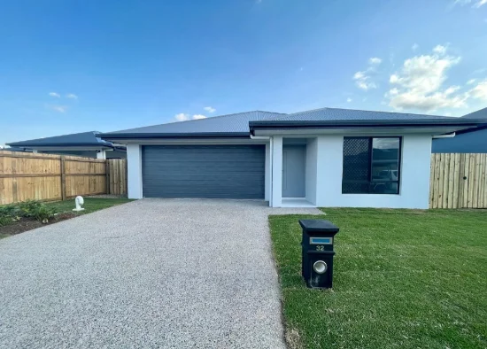 32 Orient Bend, Smithfield, Qld 4878