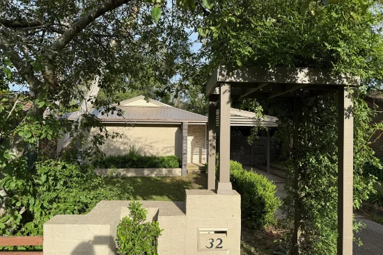 32 Paris Parade, Katoomba, NSW 2780