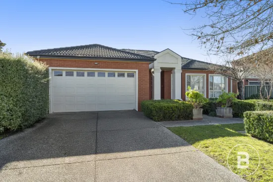 32 St Chester Avenue, Lake Gardens, Vic 3355