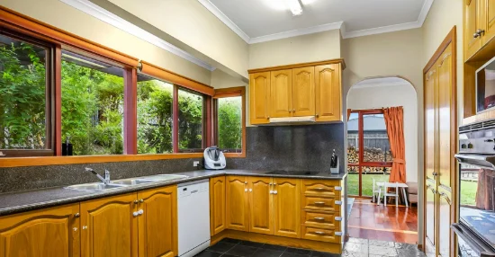 32 Stephen St, Gisborne, Vic 3437