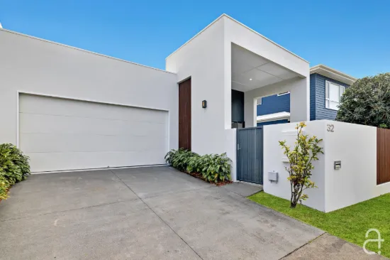 32 Tailslide Crescent, Bokarina, Qld 4575