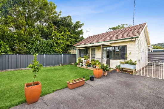 323 Ocean Beach Road, Umina Beach, NSW 2257