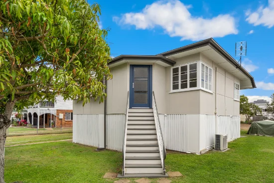 33 Armstrong Street, Berserker, Qld 4701