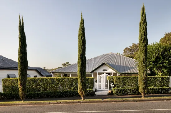 33 Arthur Terrace, Red Hill, Qld 4059