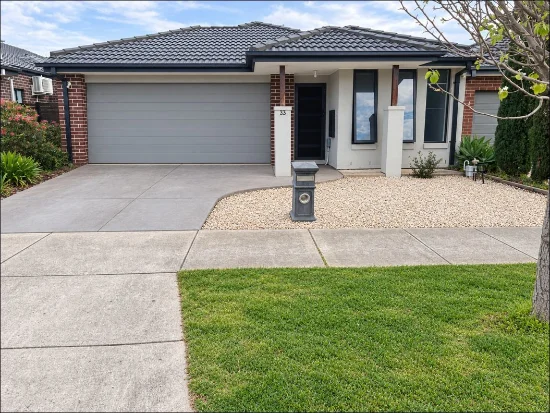 33 Award Crescent, Truganina, Vic 3029 - For Rent